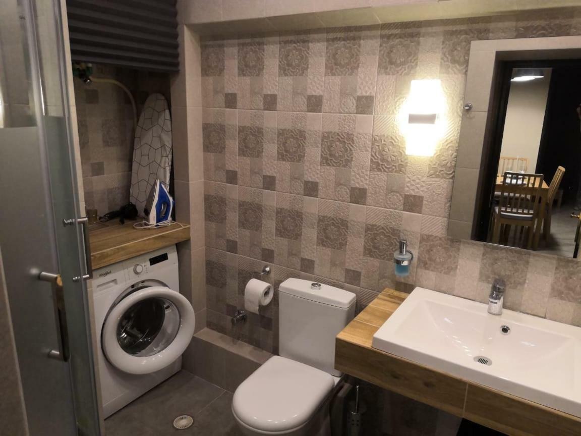 Comfortable Apartment Near The Central Beach نيا سكيوني المظهر الخارجي الصورة
